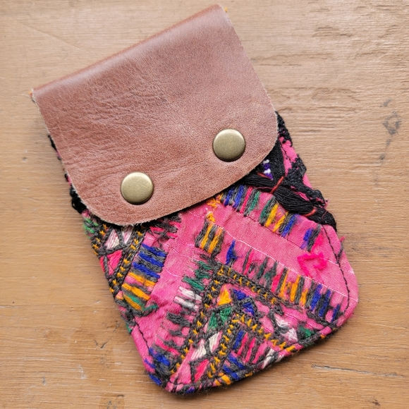 🌎👽 Free People Boho Embroidered Repurposed vtg banjara hippie Wallet card case - Picture 9 of 16